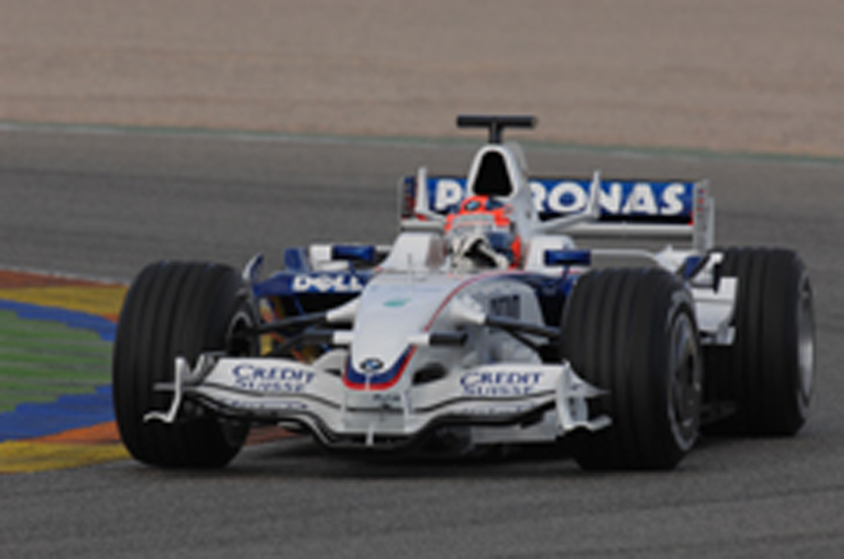 F1.08の初走行を行うロバート・クビサ F1.08の初走行を行うロバート・クビサ