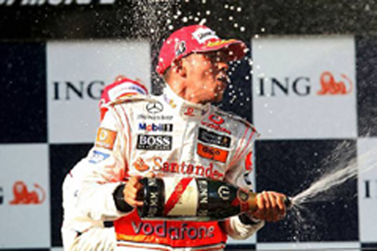 2008年の開幕戦を制したルイス・ハミルトン 2008年の開幕戦を制したルイス・ハミルトン