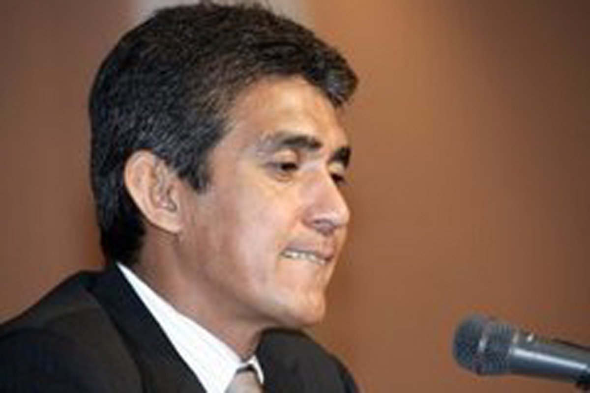 スーパーアグリのF1撤退を発表した鈴木亜久里(画像) スーパーアグリのF1撤退を発表した鈴木亜久里(画像)