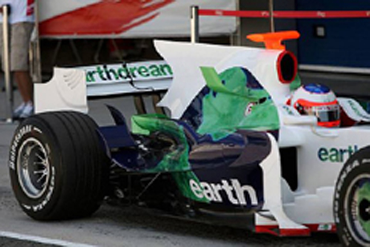 シャークフィンを披露したホンダF1チーム(画像) シャークフィンを披露したホンダF1チーム(画像)