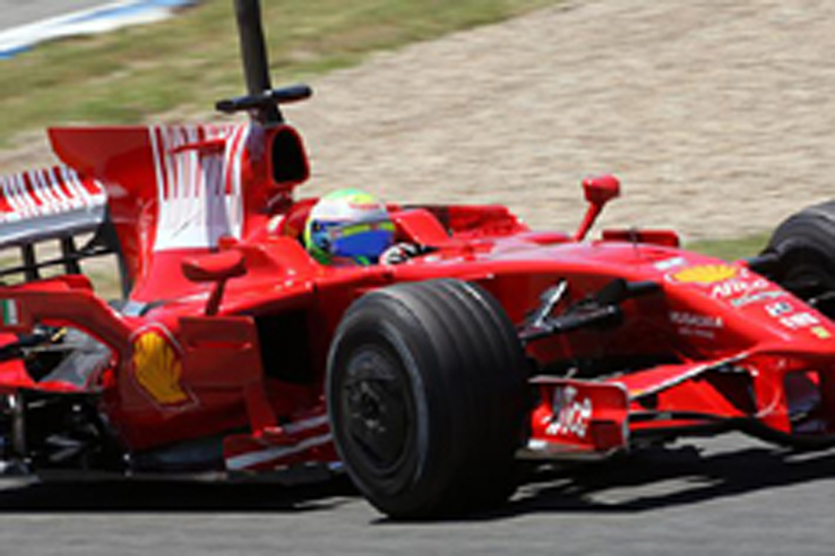 遂にシャークフィンを装着したフェラーリ F2008(画像) 遂にシャークフィンを装着したフェラーリ F2008(画像)