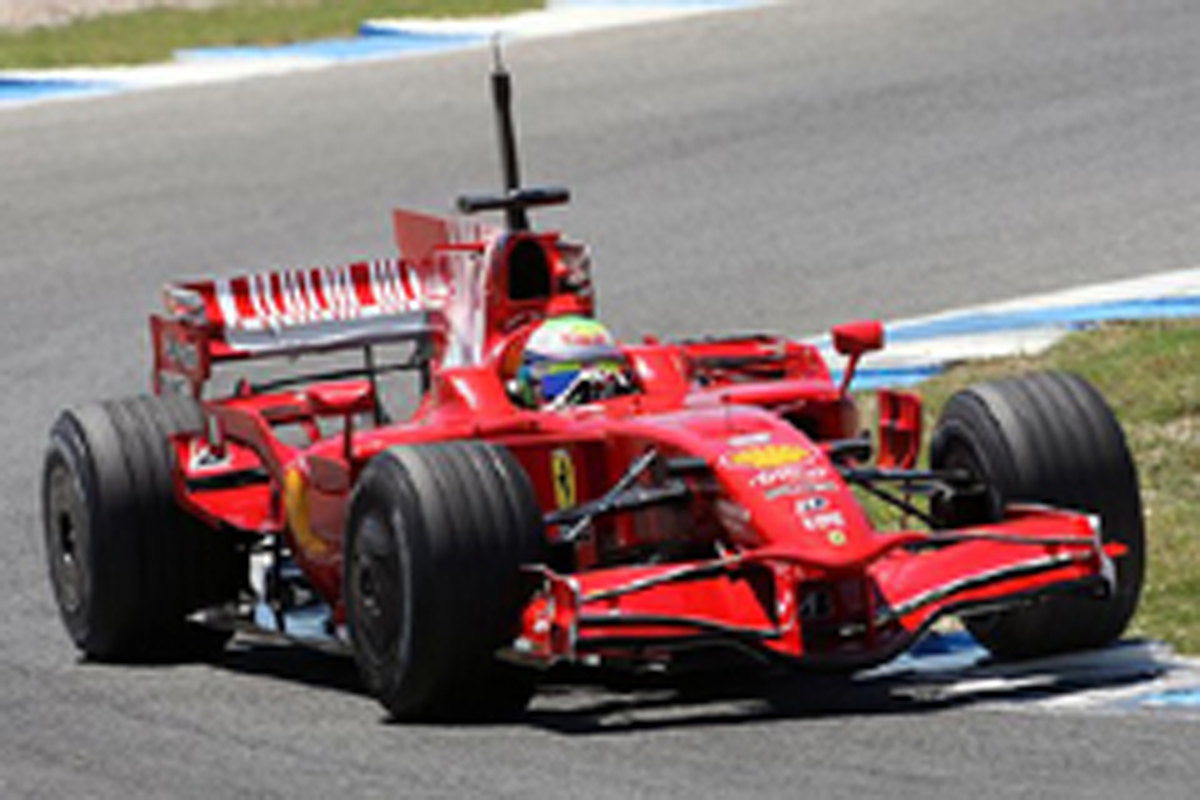 シャークフィンを投入するフェラーリ シャークフィンを投入するフェラーリ