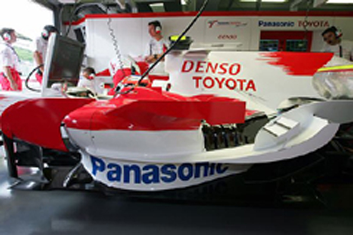 シャークフィンを投入したトヨタF1チーム(ハンガリーGP初日) シャークフィンを投入したトヨタF1チーム(ハンガリーGP初日)