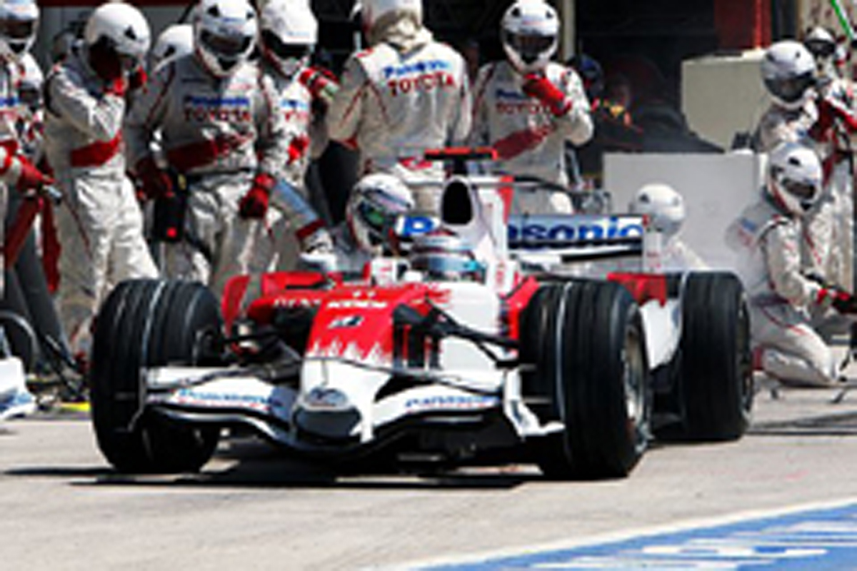 ダブル入賞を果たしたトヨタF1チーム ダブル入賞を果たしたトヨタF1チーム