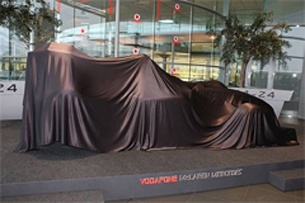 2010年のF1マシンは合同新車発表会?