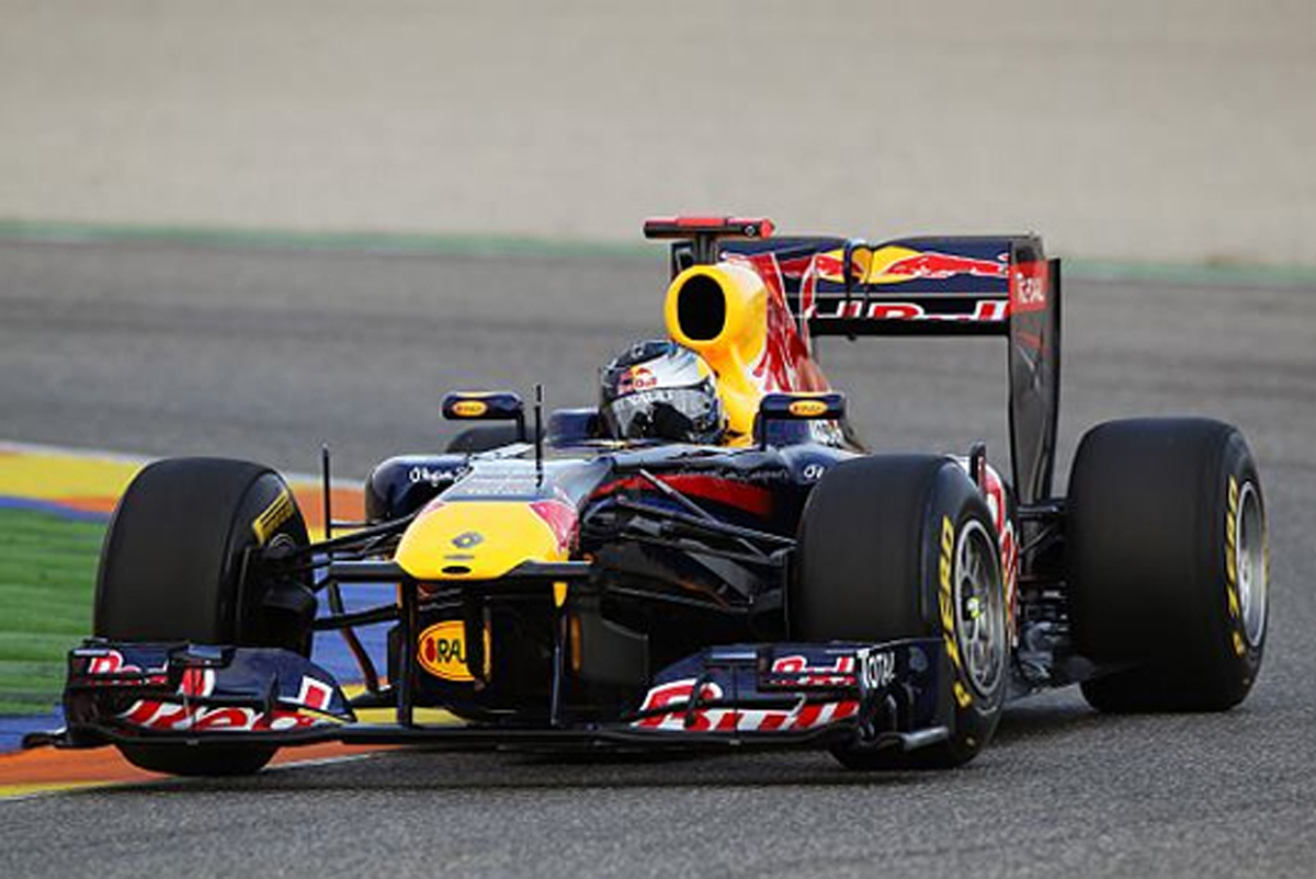 レッドブル RB7 (走行画像:前)