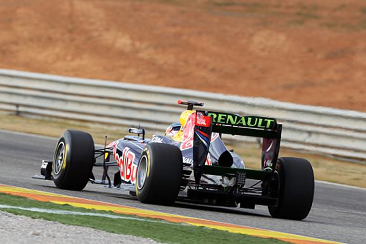 レッドブル RB7 (走行画像:後)