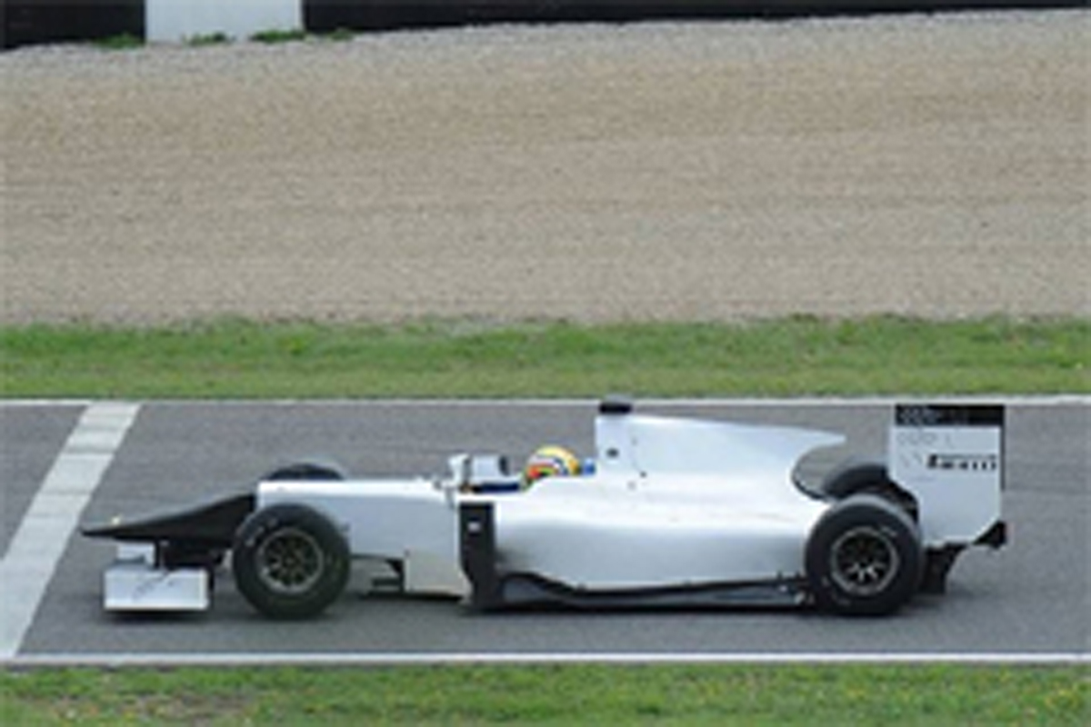 ピレリ GP2