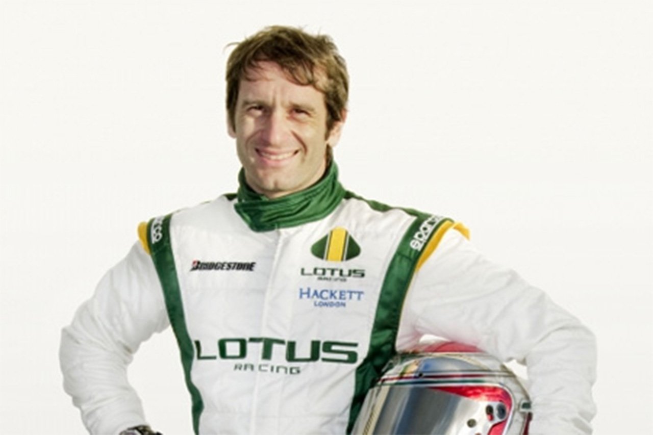 ロータス 2010年レーシングスーツ （画像）