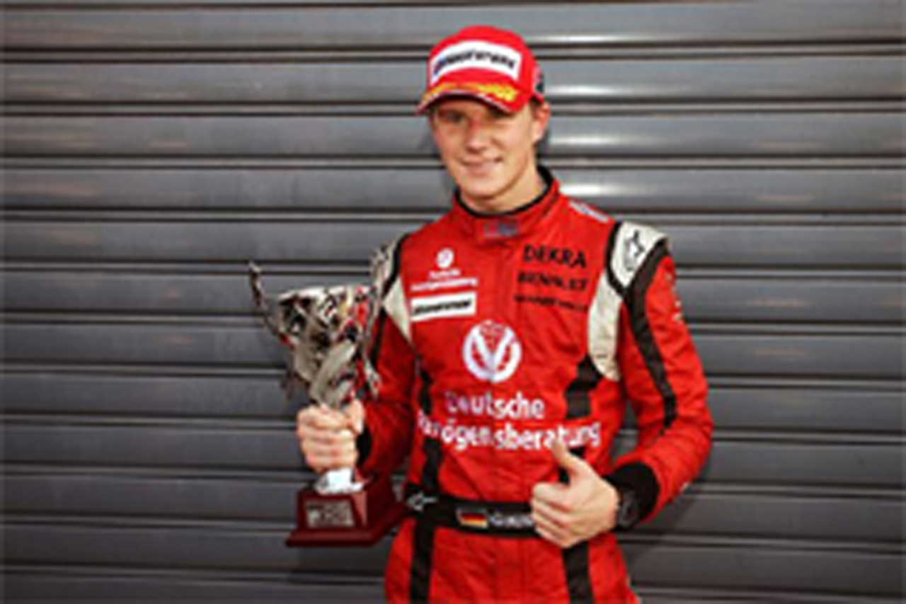 ニコ・ヒュルケンベルグ、GP2チャンピオンを獲得！