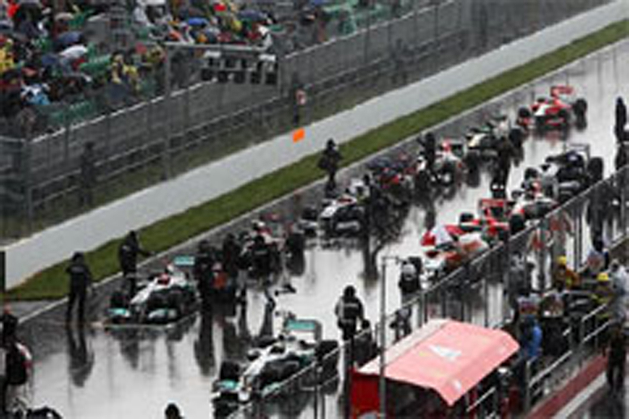 F1カナダGP、雨が強まり赤旗中断