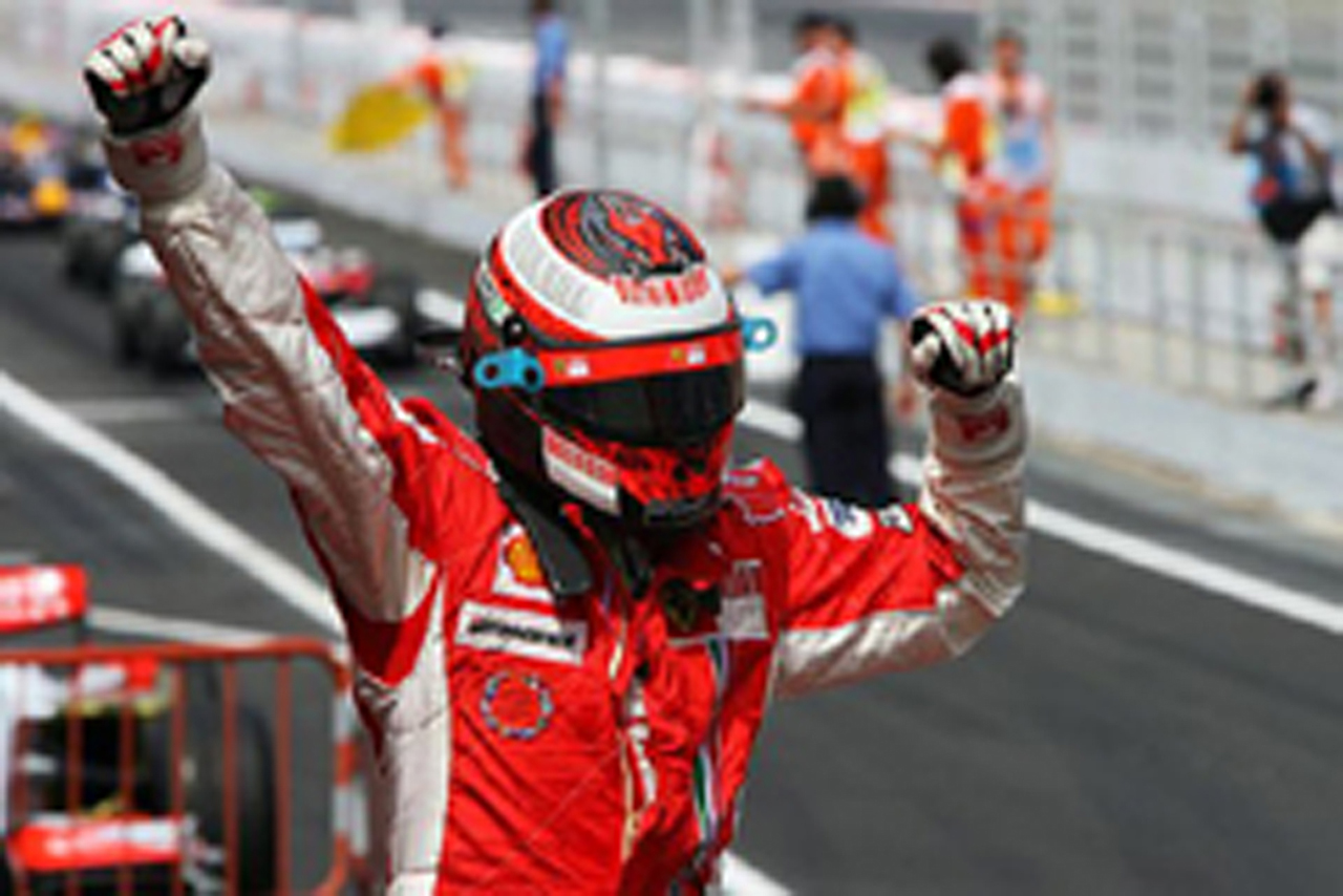 完璧な走りで圧勝のキミ・ライコネン（フェラーリ）