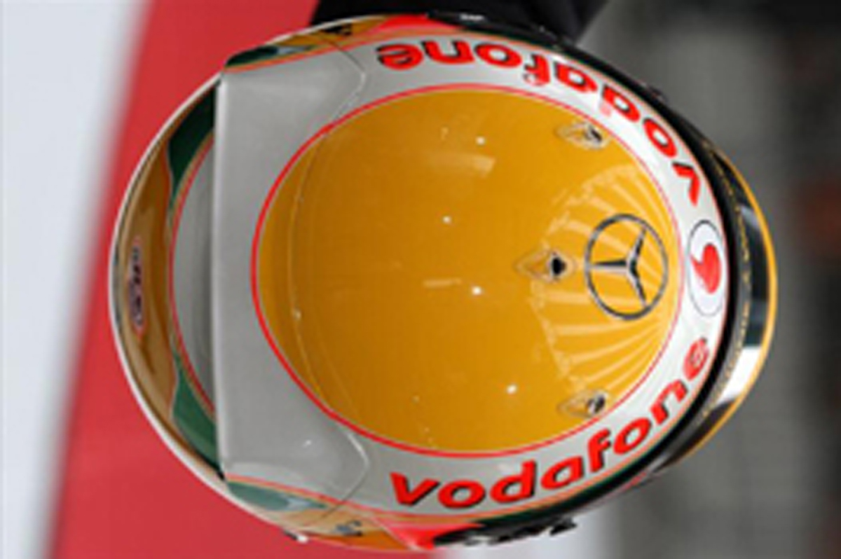 ルイス・ハミルトン 2011年 ヘルメット （上面）