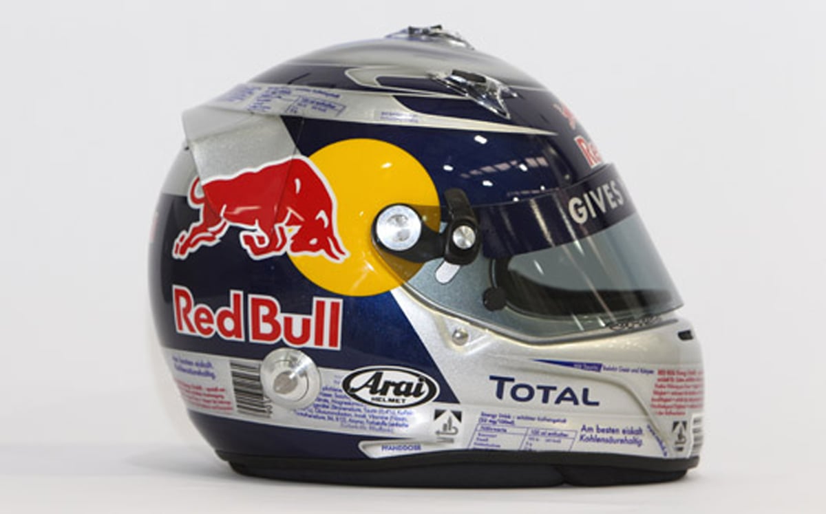 Red Bull 2010 セバスチャンベッテル 1/2ヘルメット レッドブル-