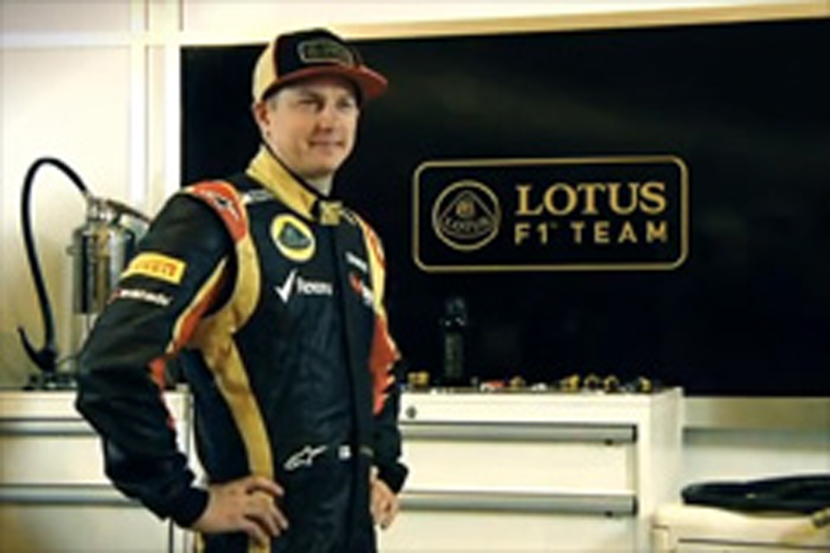 ロータス、2013年のレーシングスーツを披露 【 F1-Gate .com 】