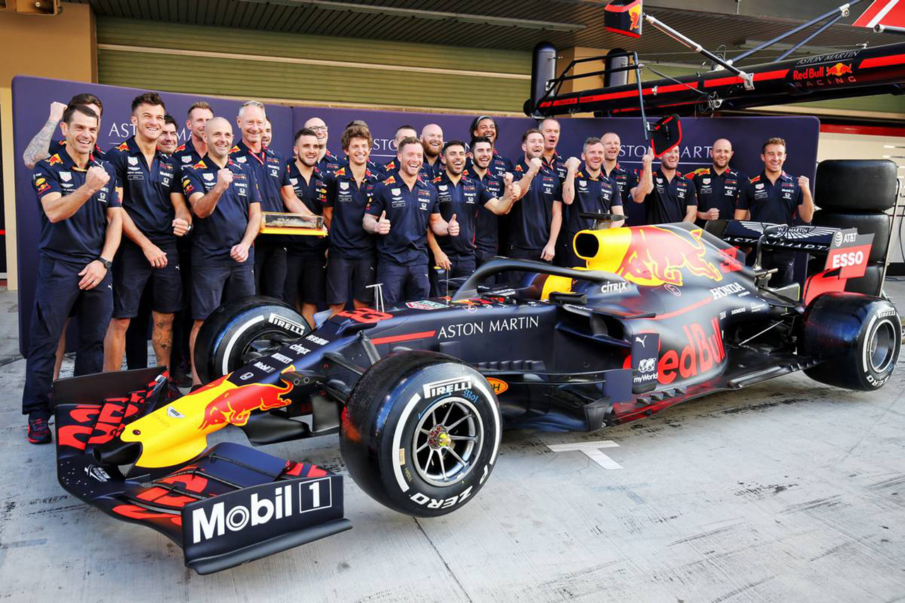 レッドブル・ホンダ 2019年 F1チーム集合写真
