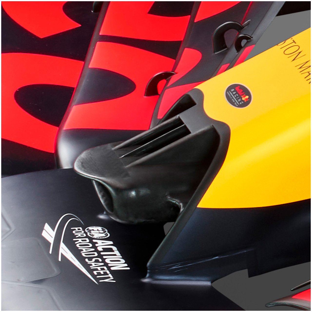 レッドブル・ホンダ RB16：フロントノーズの鼻孔 / 2020年F1マシン解説