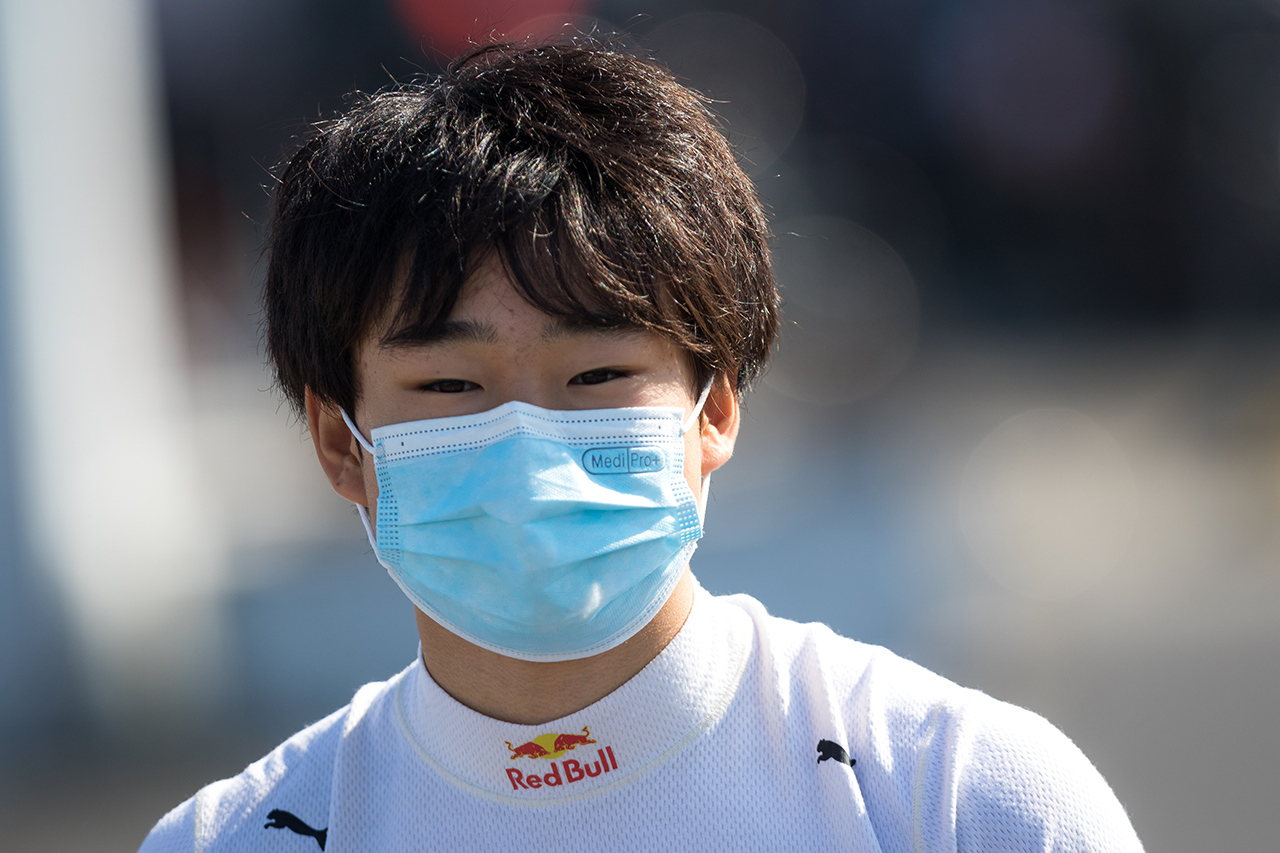角田裕毅、赤旗で5周となったレースを6位入賞でランキング3位に浮上 / FIA-F2 ロシア大会 レース2