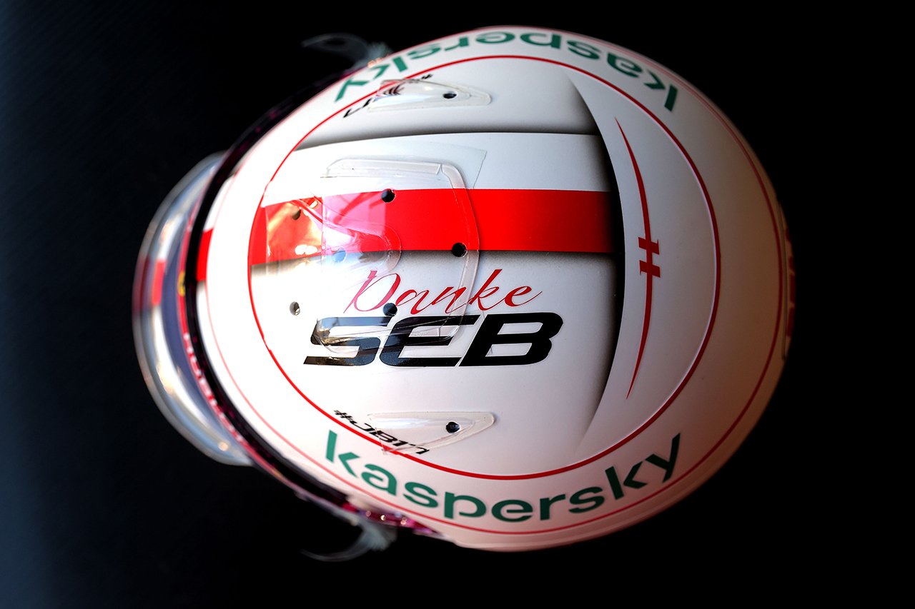 フェラーリ：シャルル・ルクレール 2020年 F1アブダビGP ヘルメット