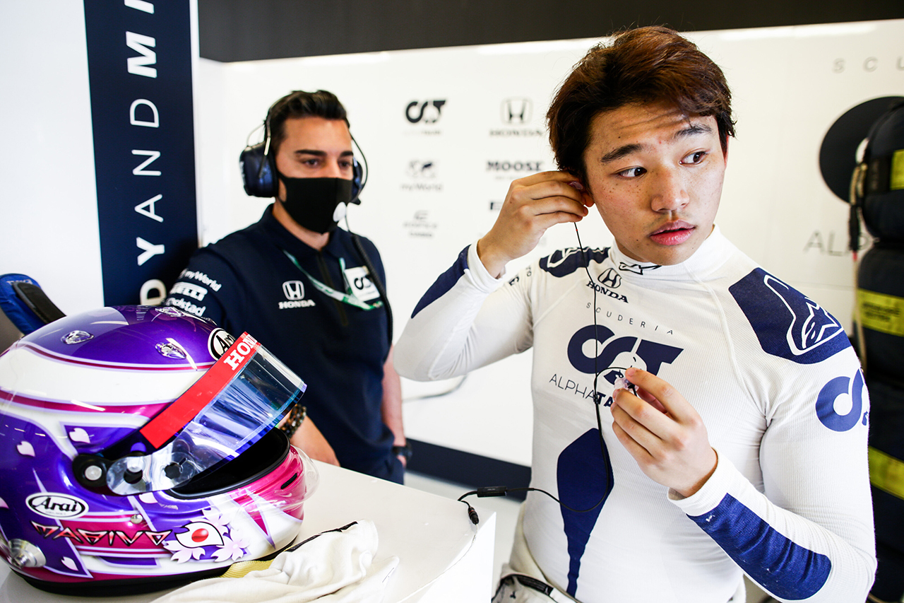 佐藤万璃音、F1マシンでの初走行は「何もかもが衝撃的だった」 / アルファタウリ・ホンダ F1ヤングドライバーテスト