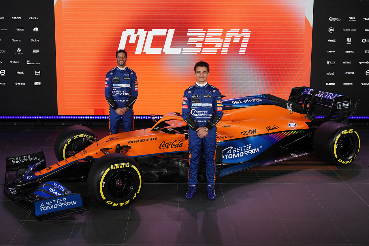 マクラーレンF1、MCL35Mとチームウェアにメルセデスのロゴ表示はなし