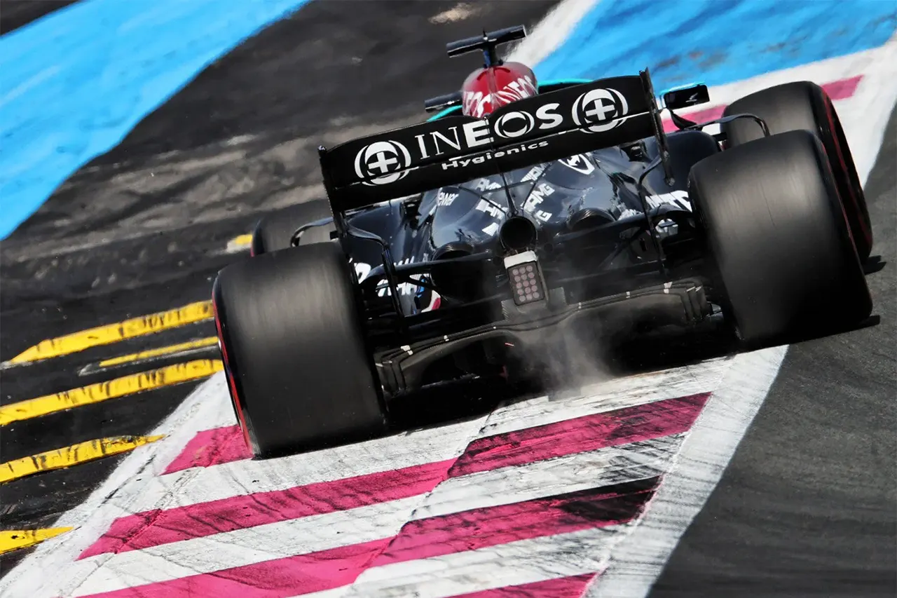 F1フランスGP：ターン2の縁石にF1チームが不満「マシンを破壊する」