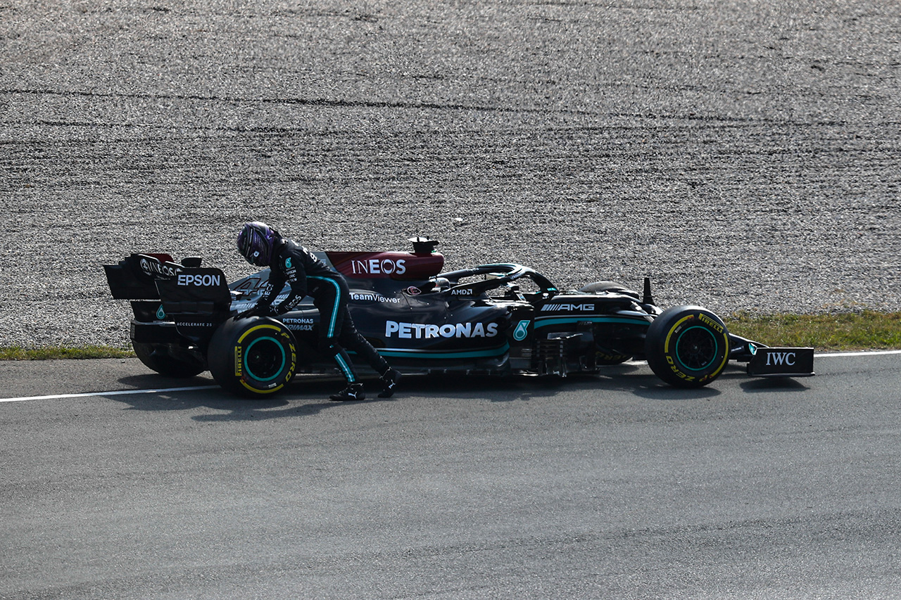 F1オランダGP FP2：エンジントラブルでルイス・ハミルトンが走行終了