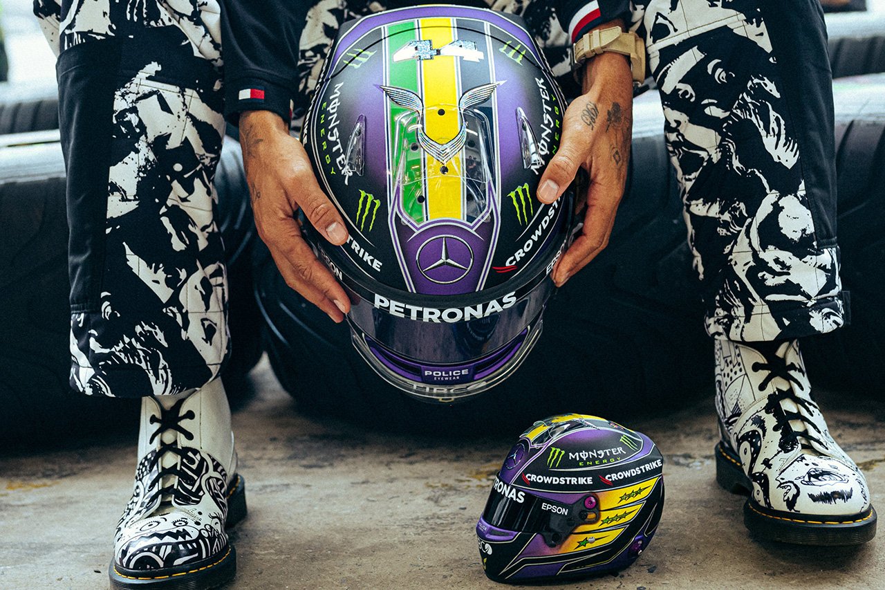 ルイス・ハミルトン、アイルトン・セナ仕様の特別ヘルメット / F1サンパウロGP