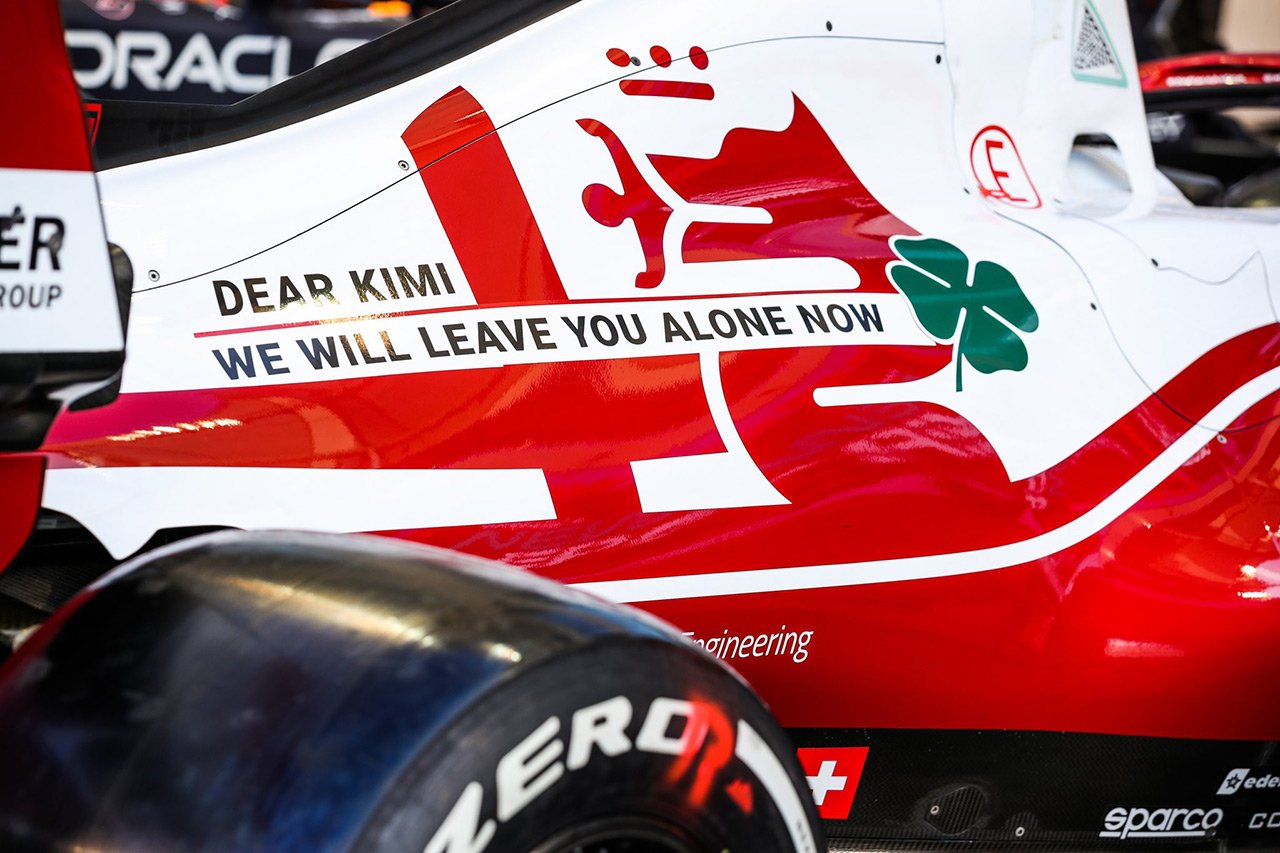 アルファロメオF1、引退のキミ・ライコネンのマシンにお別れメッセージ 『これからはほっときます』 F1アブダビGP