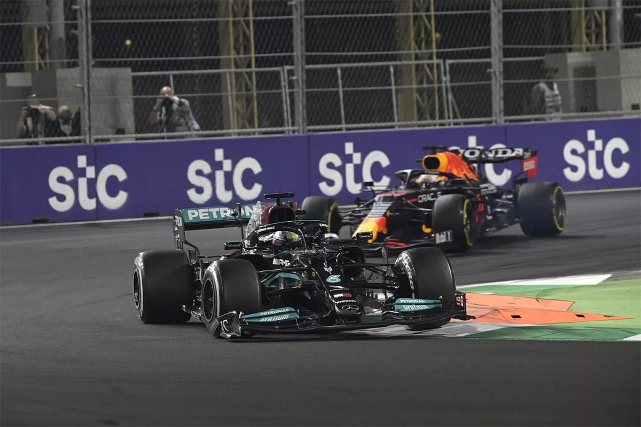 F1：最終決戦でのスポーツマンらしくない反則行為はポイント剥奪を警告