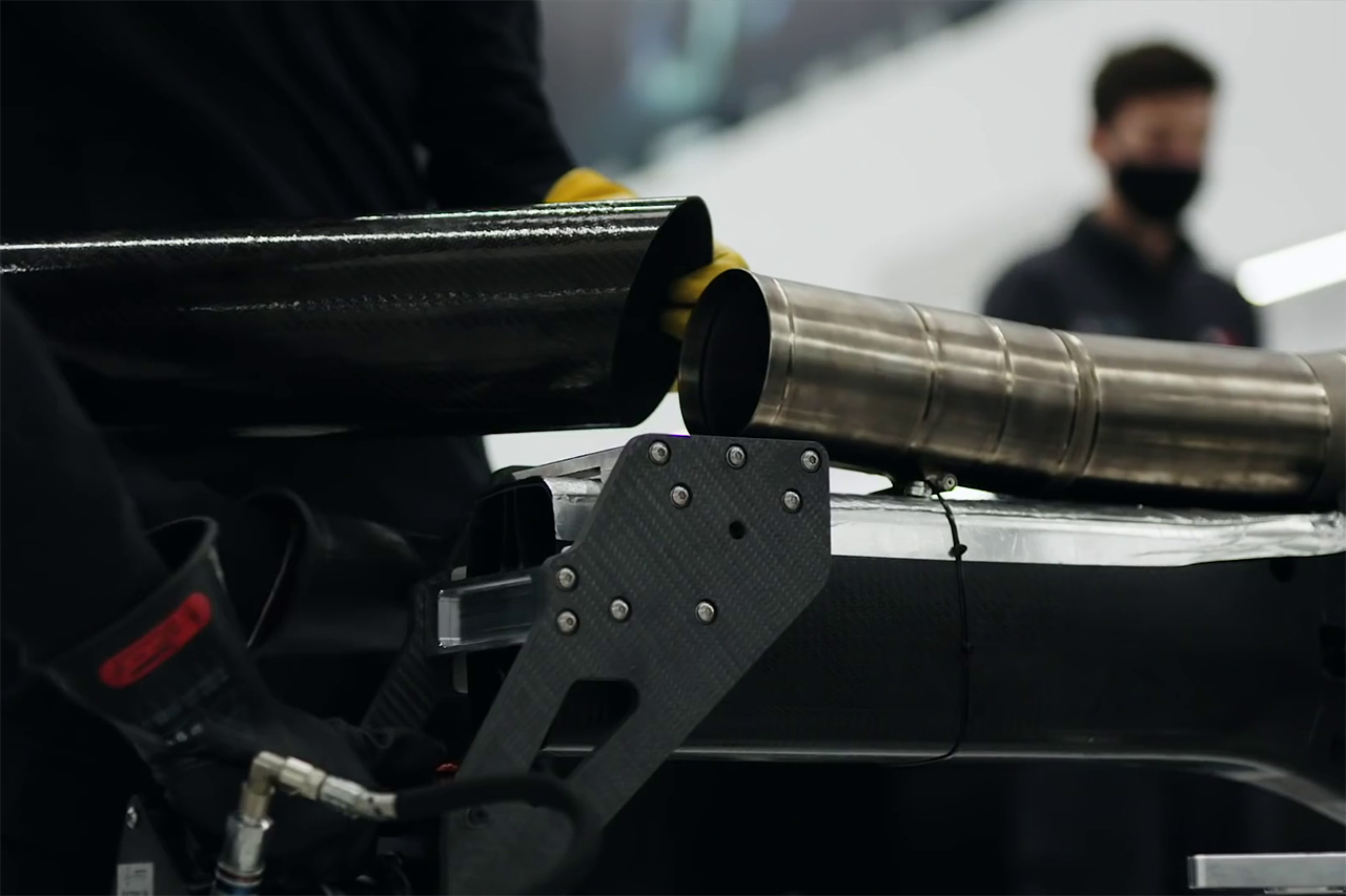 【動画】 メルセデスF1、2022年F1マシン『W13』のエンジンを初始動