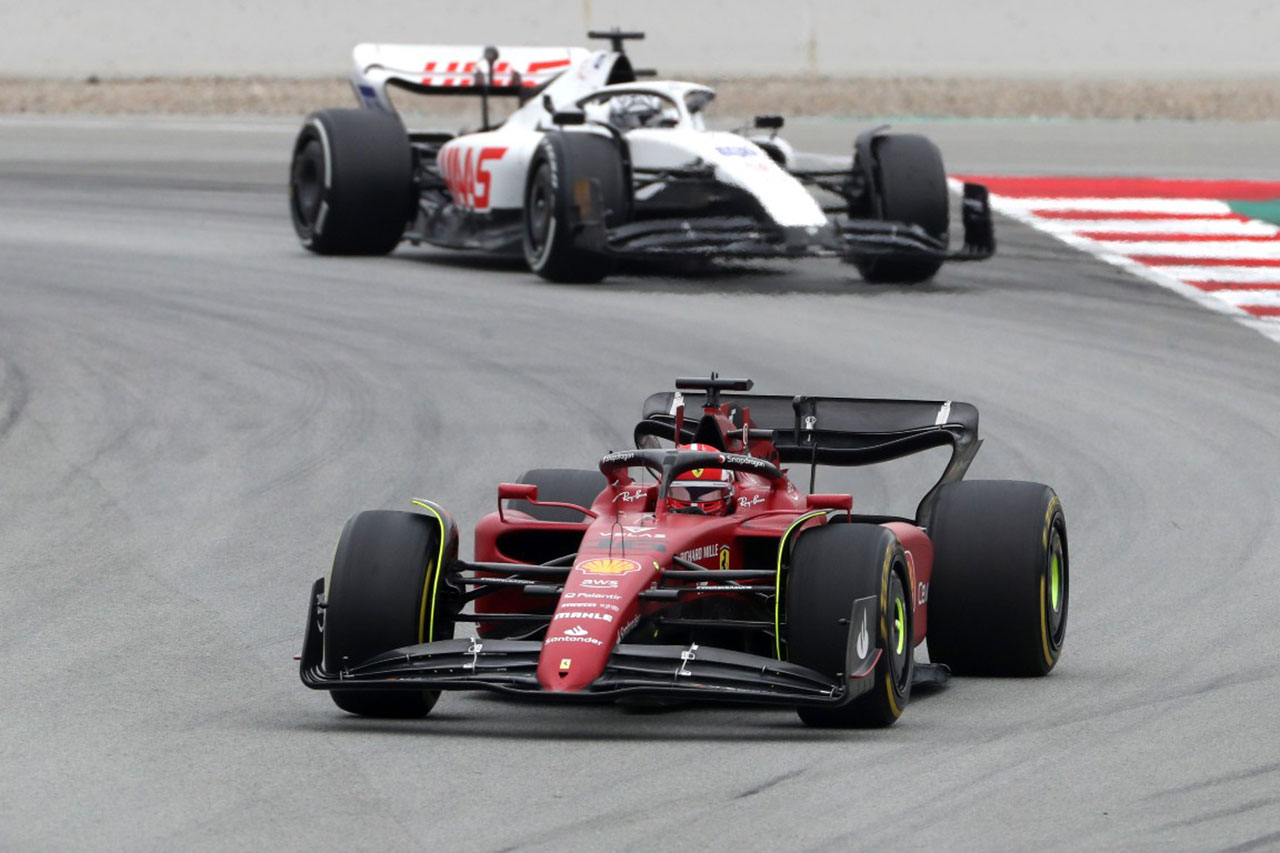 「フェラーリは最強のF1エンジンを目指している」とカルロス・サインツ