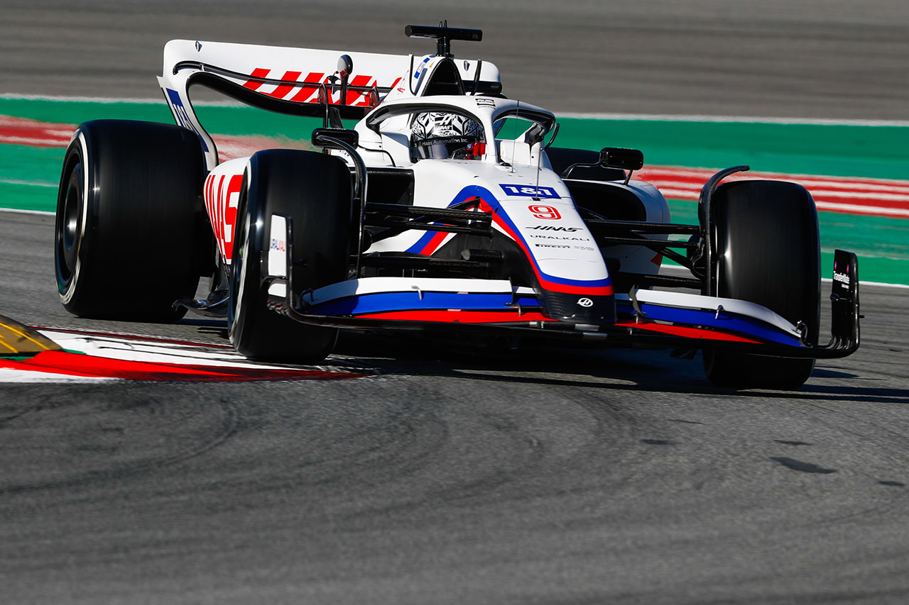 FIA、ハースF1チームの“ロシアカラー”を事実上禁止