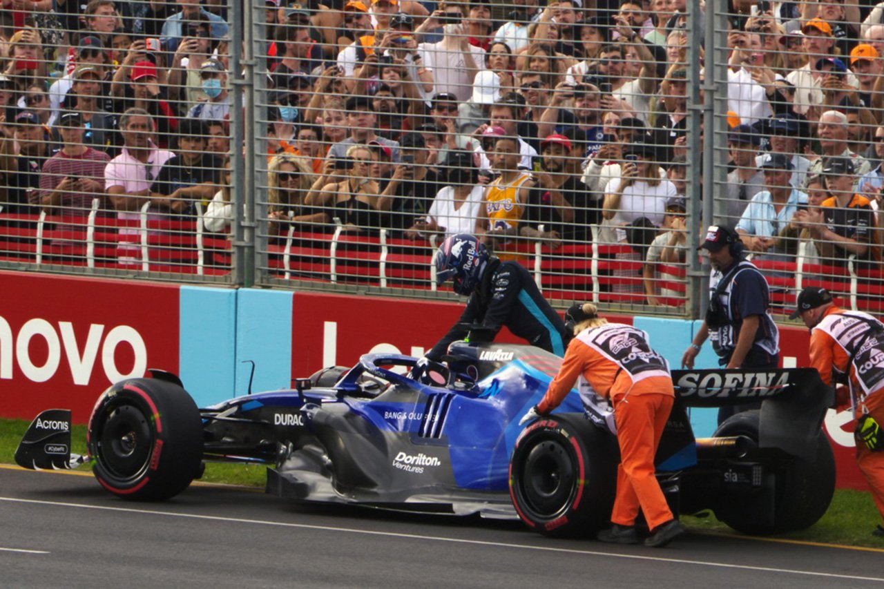 アレクサンダー・アルボン、燃料サンプル不足で予選失格 / F1オーストラリアGP
