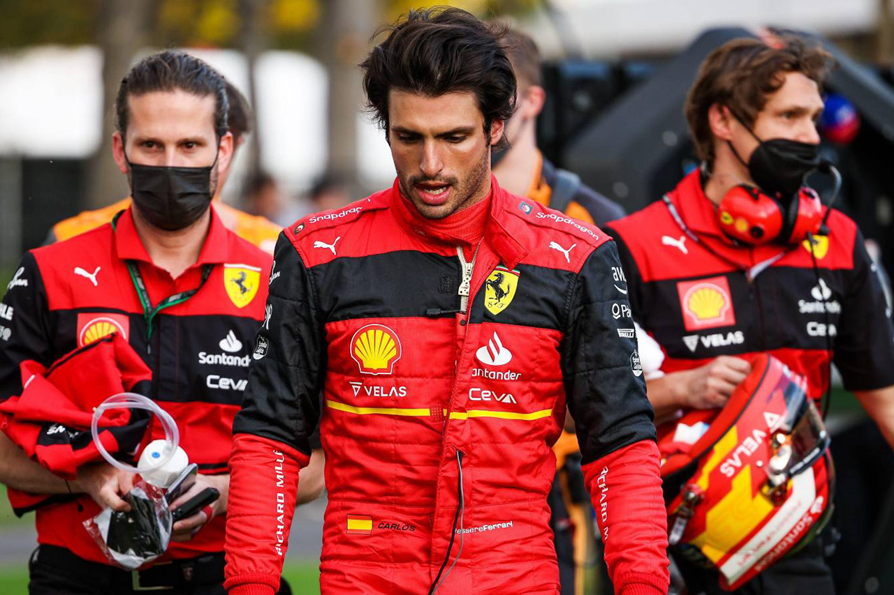 カルロス・サインツ 「運転ミスは僕の責任、車の問題はフェラーリの責任」 / F1オーストラリアGP決勝