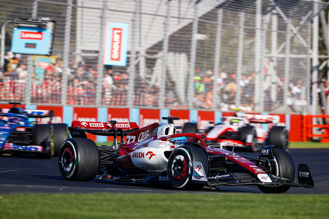 バルテリ・ボッタス 「予選を不利にした薄いウイングは正しい選択だった」 / F1オーストラリアGP決勝