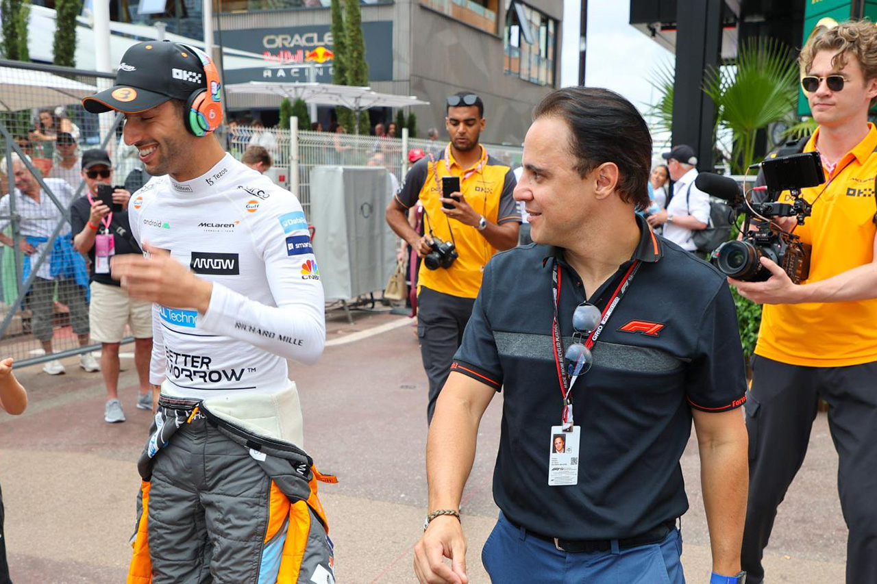 「ダニエル・リカルドは笑顔を取り戻す必要がある」と元F1ドライバー