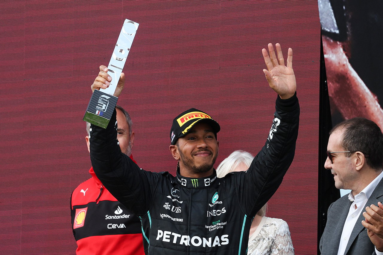 ルイス・ハミルトン 3位表彰台 「カート時代を彷彿とされるバトルを楽しんだ」 / メルセデス F1イギリスGP 決勝