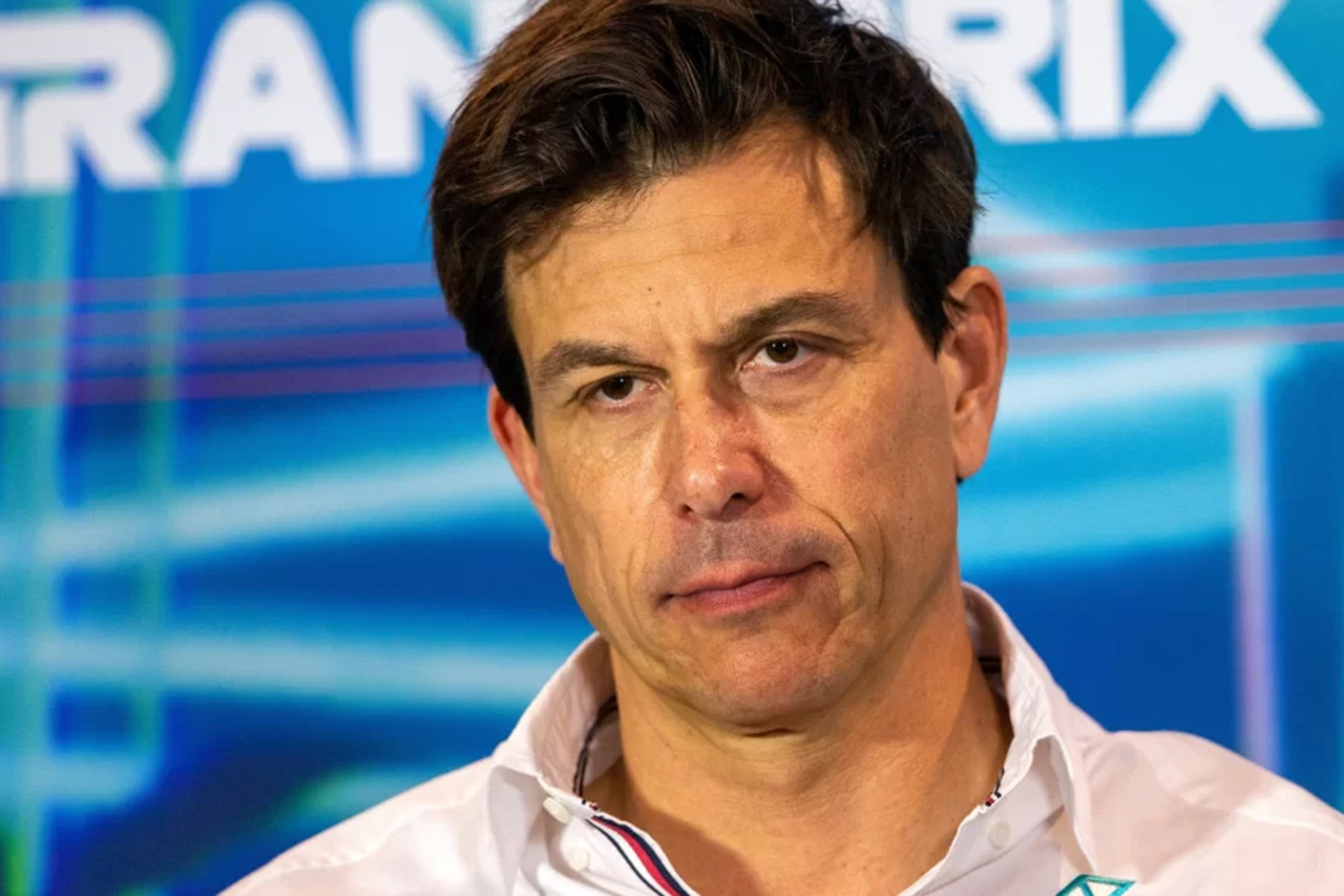 メルセデスF1代表、FIAのフレキシフロア対策に満足「一部チームが不正行為」