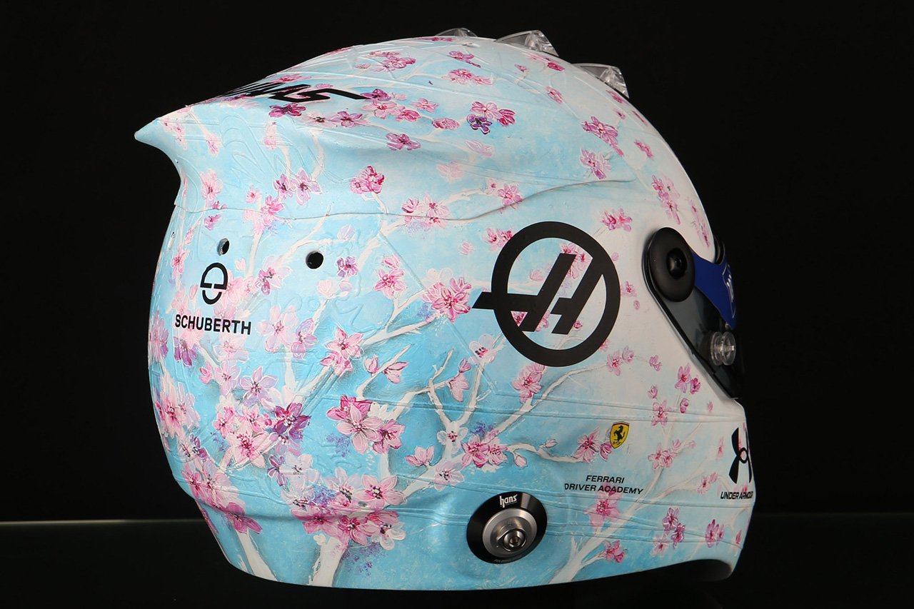 ミック・シューマッハ、F1日本GPで桜を散りばめた美しいヘルメット