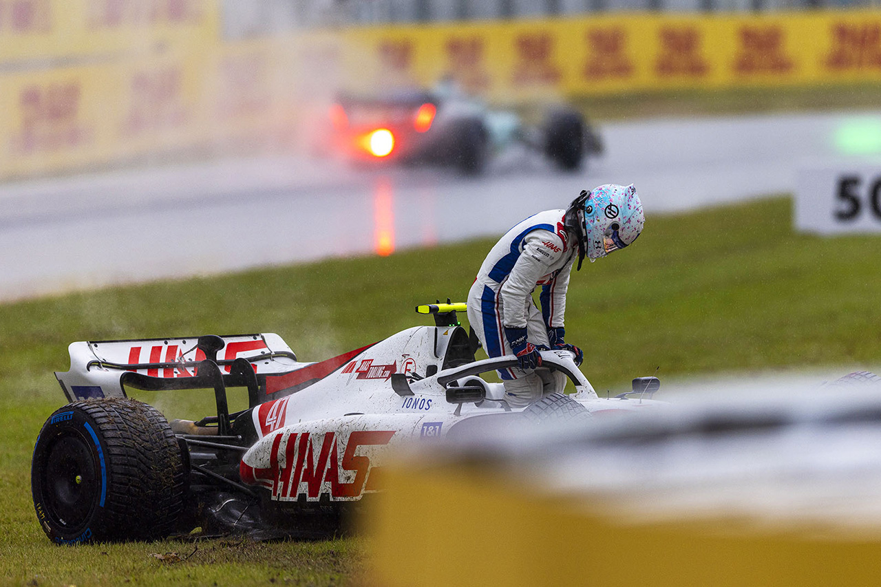 ミック・シューマッハ、クラッシュの一因は「先行マシンからの水しぶき」 / F1日本GP 金曜フリー走行