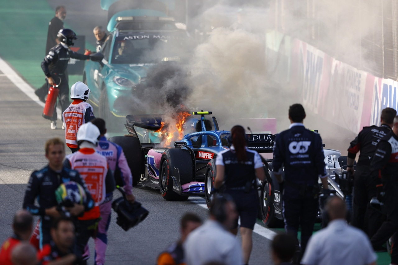【動画】 エステバン・オコン、F1ブラジルGPスプリント後にマシンが炎上