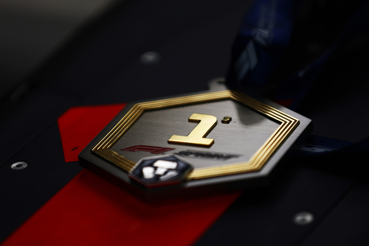 F1、2022年F1アブダビGPからレースウィナーに“FIAメダル”を授与