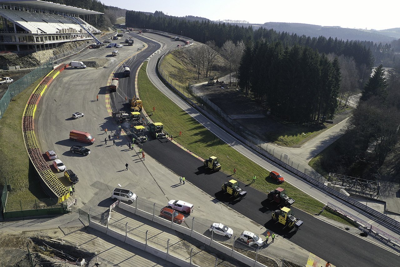 F1サーキットの安全性 - 路面