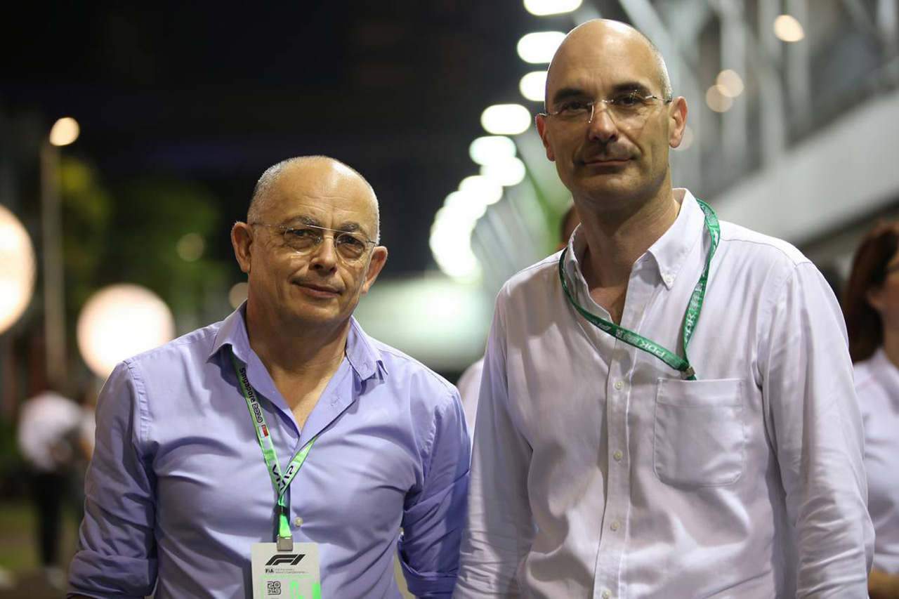 LKY SUNZ の共同創設者の 1 人であるベンジャミン・デュランド(右)と、元パンテーラ・チーム・アジアの同僚であるミシェル・オルツ（左）