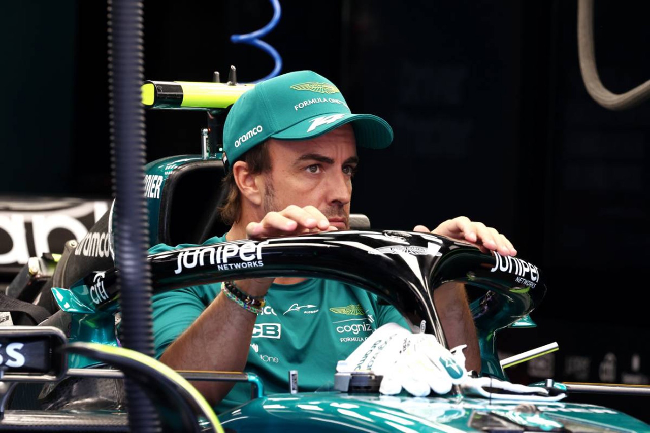アロンソ 「F1シーズン途中のタイヤ構造変更はルール変更に等しい」