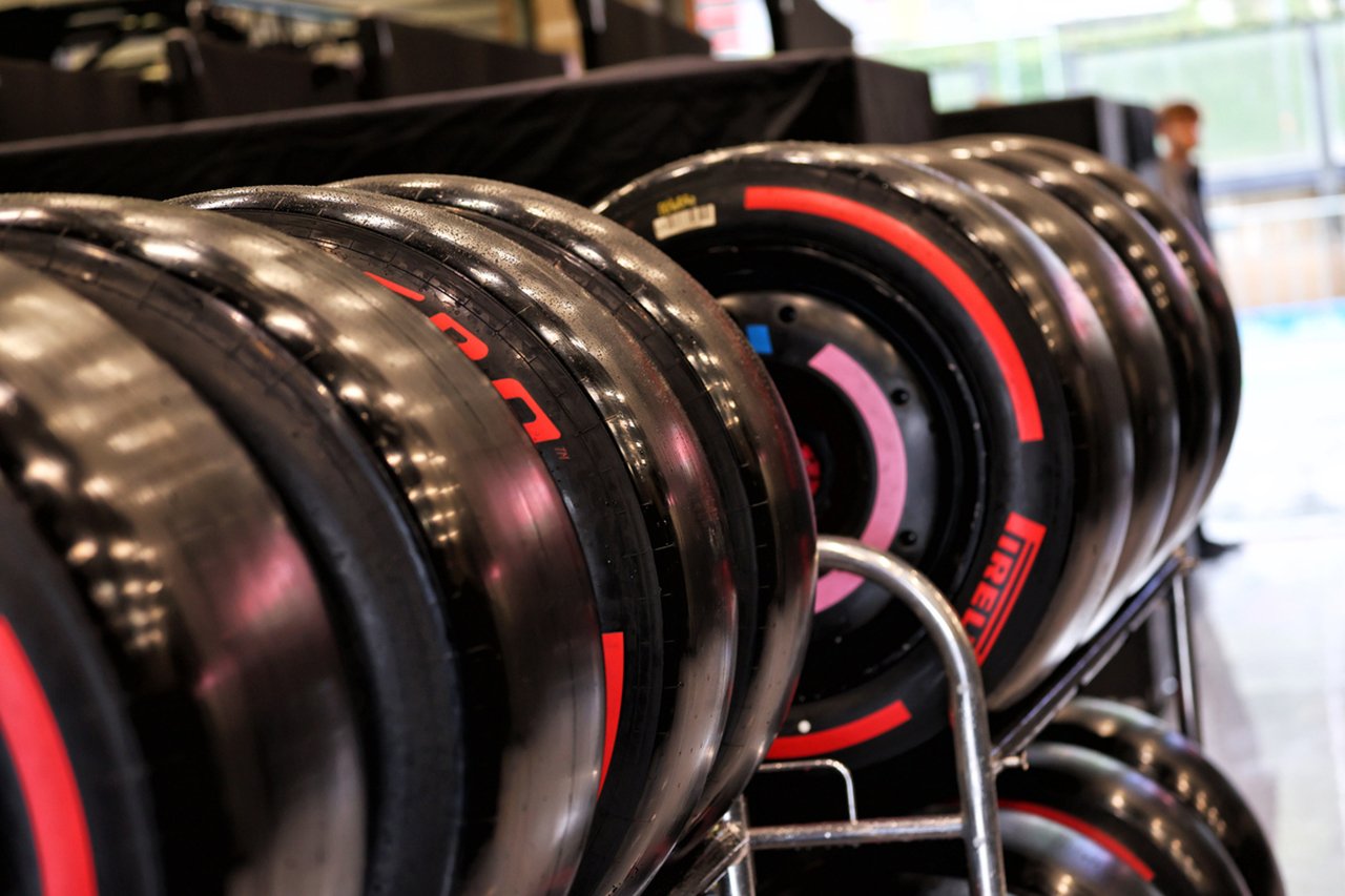 F1、2024年もスリックタイヤでタイヤブランケットの使用継続が決定