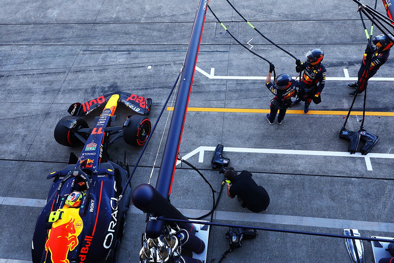 セルジオ・ペレス、F1日本GPの2件の事故で合計4点のペナルティポイント