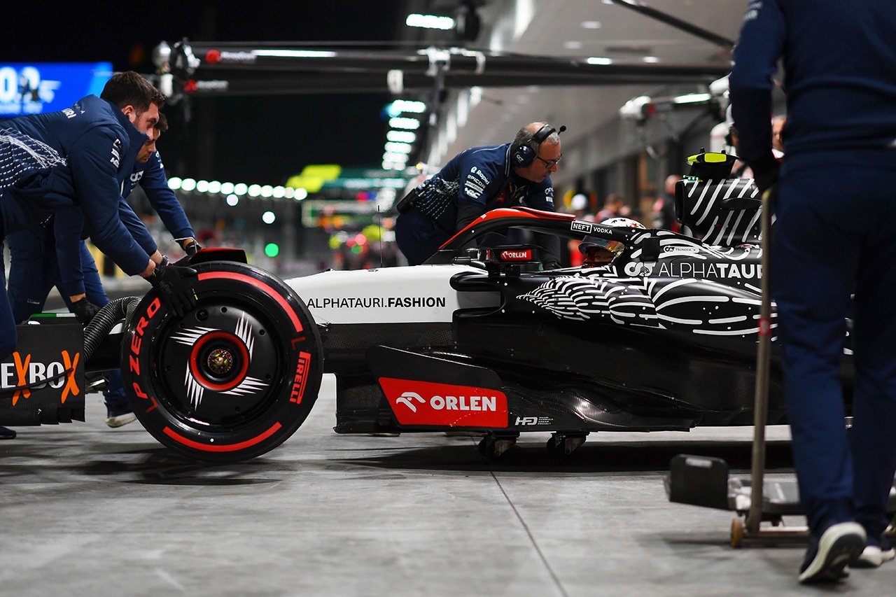 アルファタウリ F1ラスベガスGP初日「タイヤのグレイニングが最大の問題」