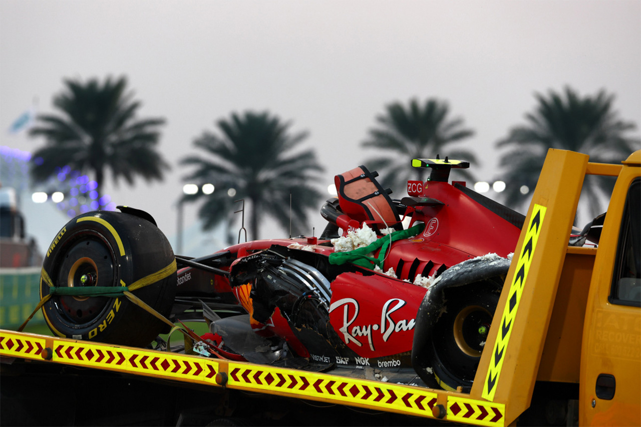 カルロス・サインツ F1アブダビGP初日にクラッシュ「現行マシンはバンプに弱い」